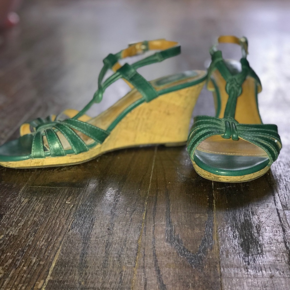 Clark’s bendable wedges